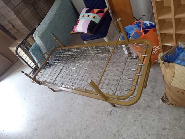 Somier individual metálico dorado. Precio cada uno