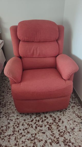 Sillón reclinable rojo teja