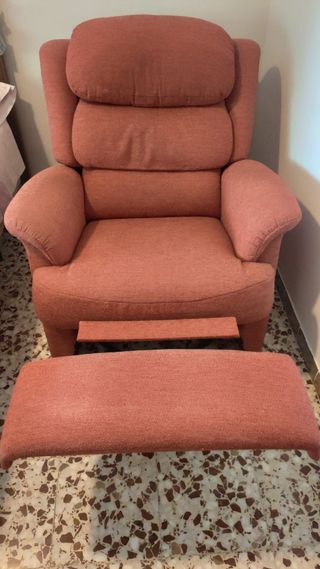 Sillón reclinable rojo teja