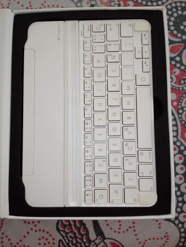Logitech Ultrafin iPad Mini teclado