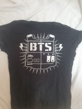 Camiseta BTS negra