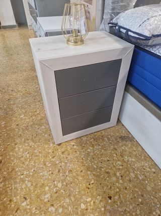 Dos mesitas, comoda y espejo liquidación