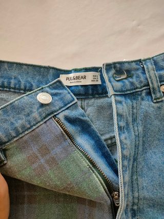 Falda Vaquera de Pull & Bear.