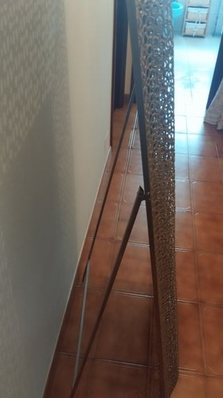 Espejo de pie plateado