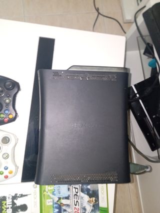 Xbox 360 + 2 mandos + juegos
