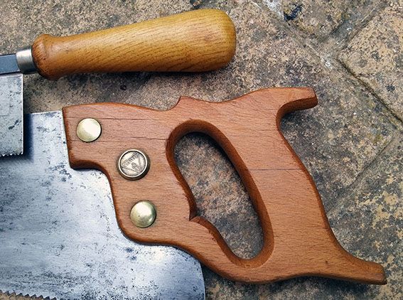 Pareja de serruchos antiguos Bellota