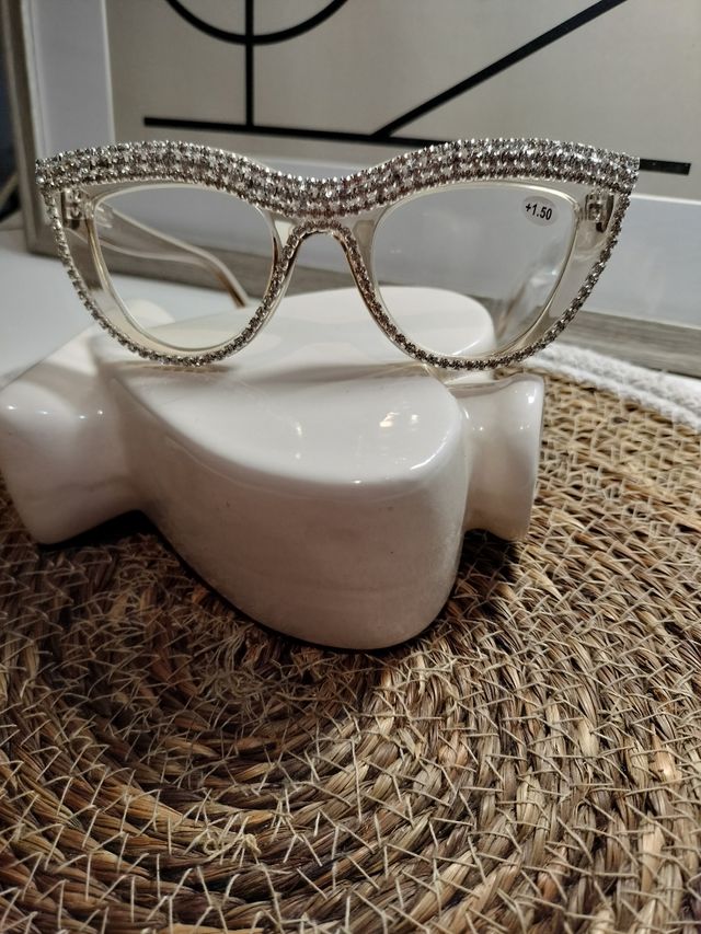 Óculos com armação brilhante