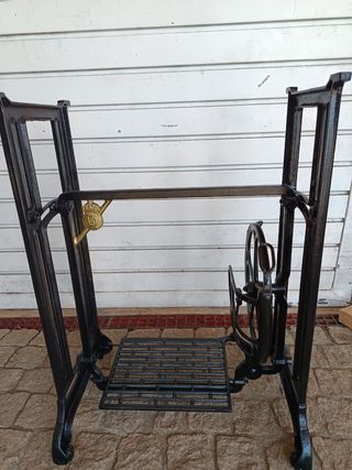 Máquina coser antigua