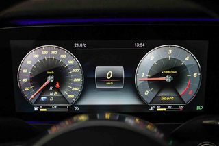 Mercedes Clase E Coupé E 220 d 4MATIC AMG Line **Techo panorámico**