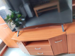 Mueble salón madera-cristal