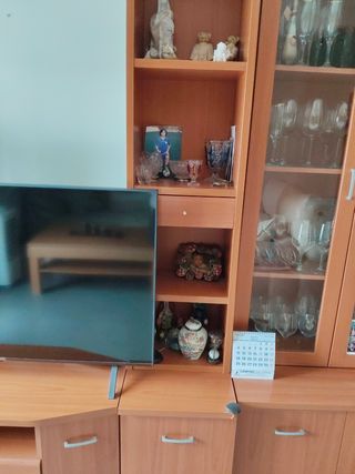 Mueble salón madera-cristal