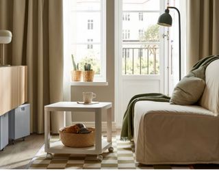 Mesa auxiliar blanca - Cómoda