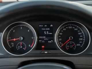 Volkswagen Golf COMO NUEVO