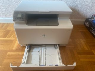 Impresora HP Color LaserJet Pro MFP M182n