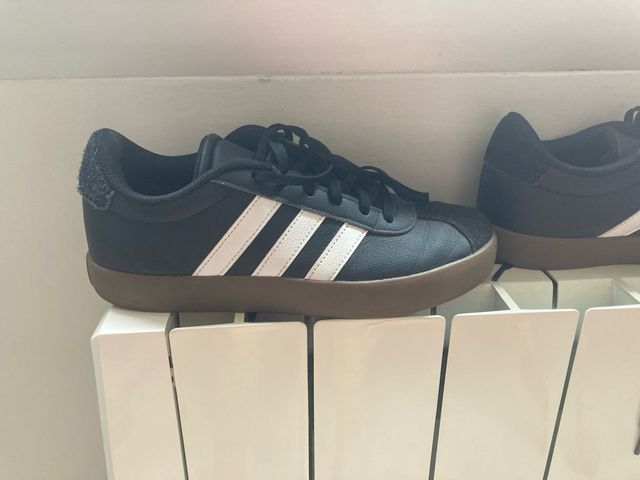 Zapatillas Adidas Negras - 37 1/3