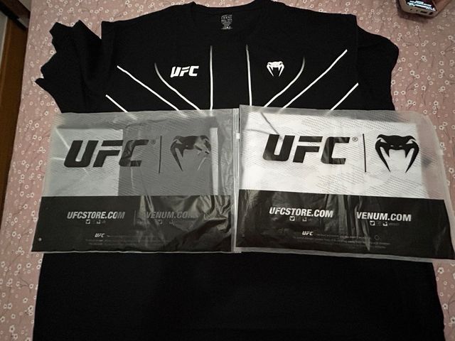 Camiseta UFC Hombre - Negra y otra blanca - XXXL