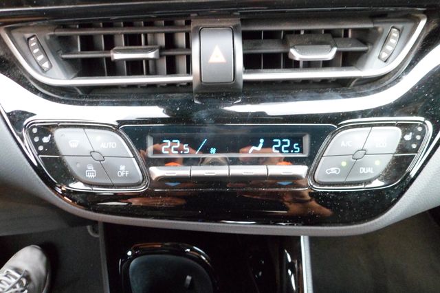 TOYOTA CHR 1.8 125H Advance