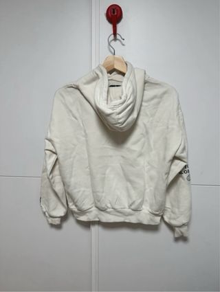 Sudadera blanca estampada con capucha