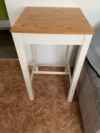 Mesa alta de madera 