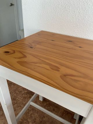 Mesa alta de madera 