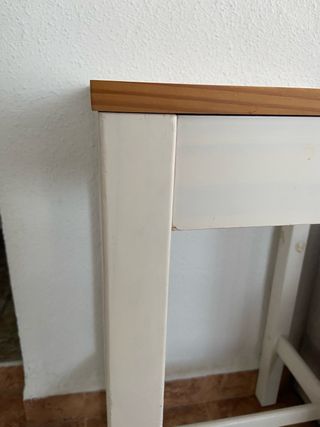 Mesa alta de madera 