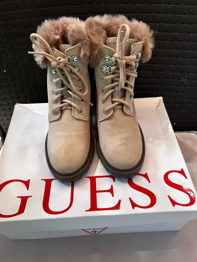 Botines Guess ante beige 35