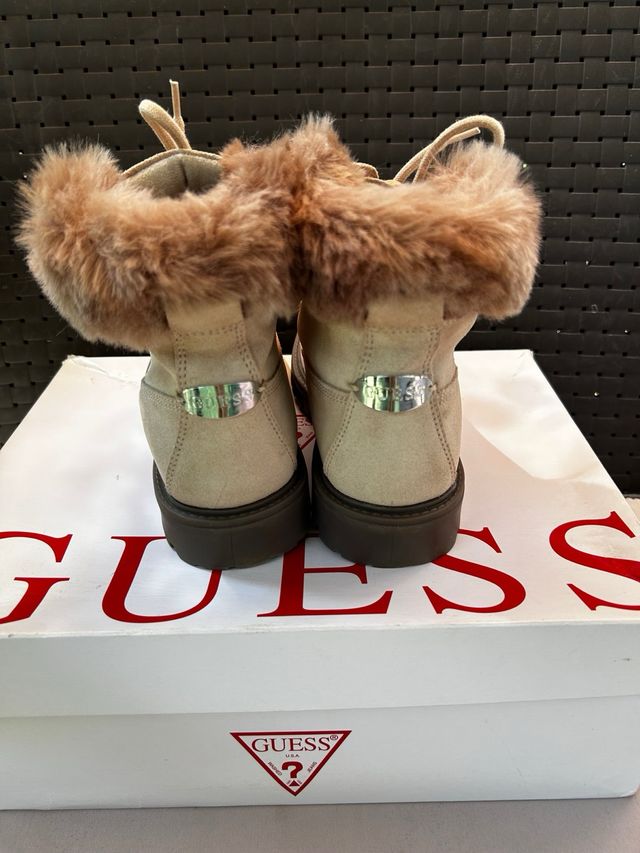 Botines Guess ante beige 35