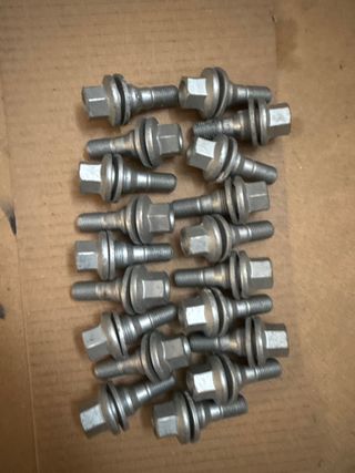 Tornillos rueda coche NUEVOS