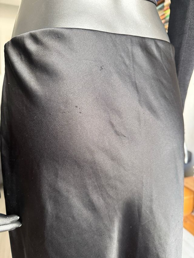 Falda midi negra MANGO