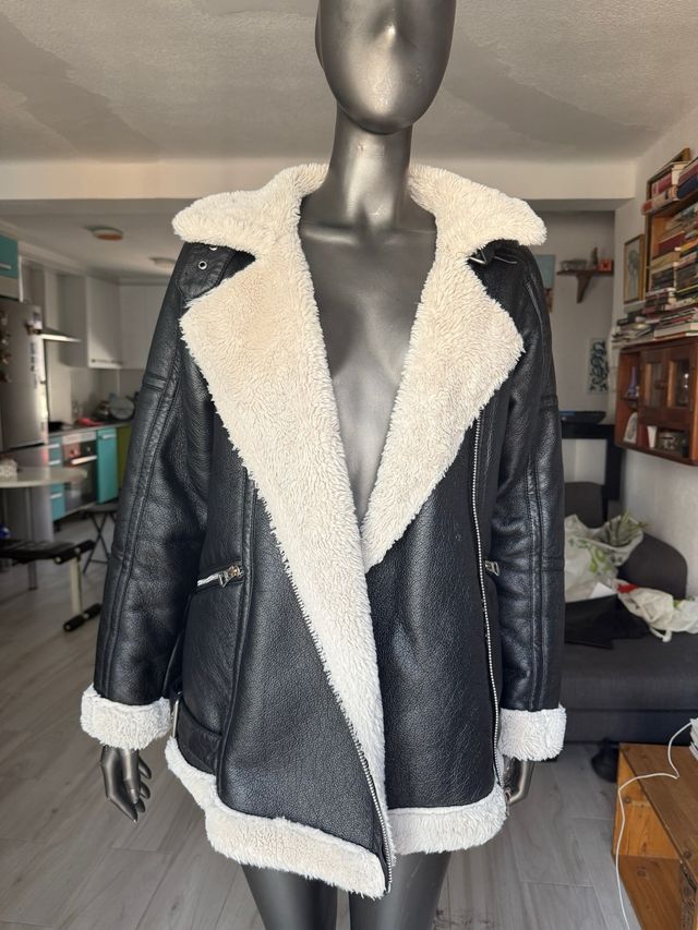 Chaqueta Pull&Bear negra