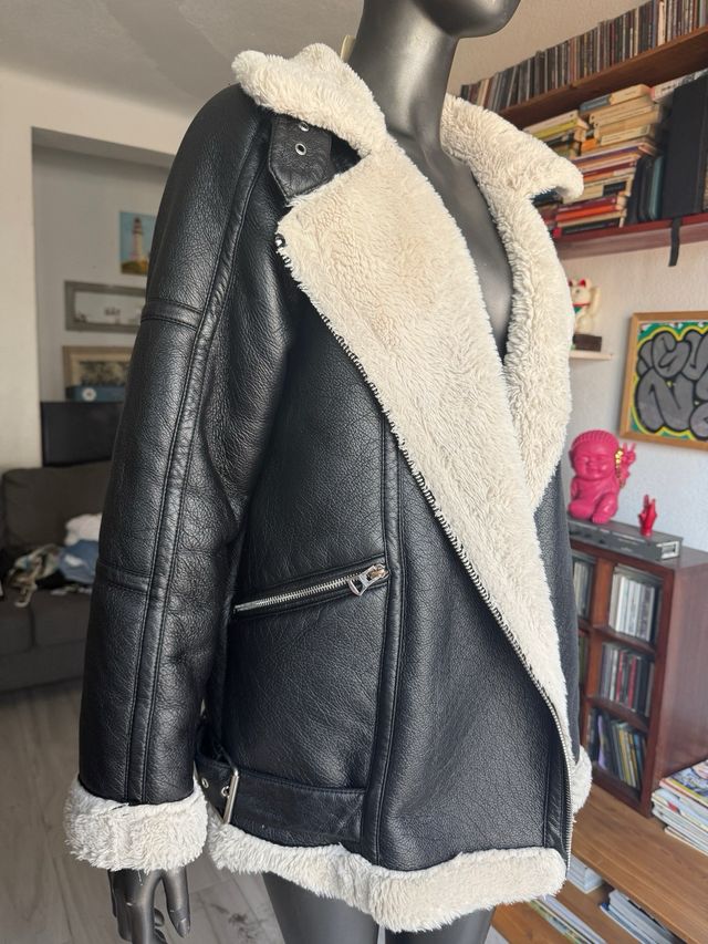 Chaqueta Pull&Bear negra