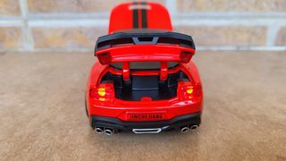 Coche Ford Shelby Mustang GT500 escala