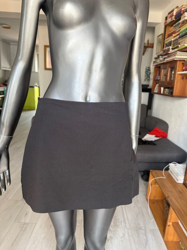 Mini falda negra Stradivarius