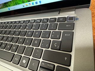 Dell Latitude 5350 Ultra 7, 2 en 1 Convertible