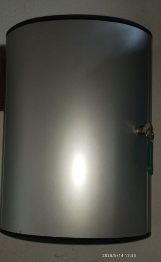 Caja metálica para llaves