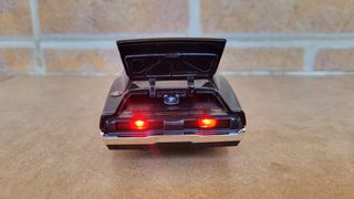 Coche Dodge Charger escala 1:32