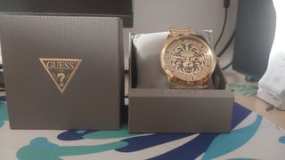 Reloj dorado guess hombre