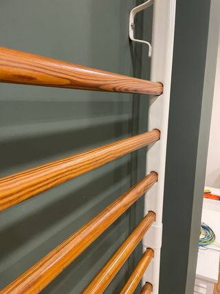 Espaldera profesional hierro y madera – Rehabilita