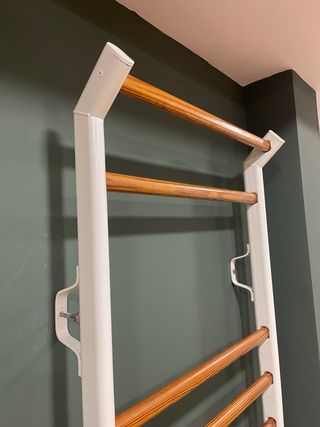 Espaldera profesional hierro y madera – Rehabilita