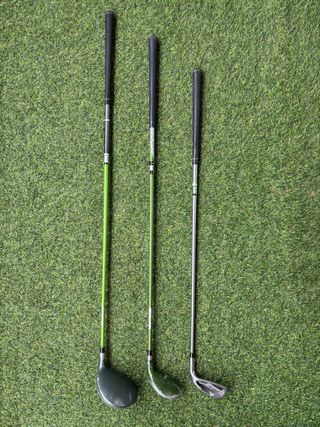 Palos golf us kids 57: Driver, híbrido y PW