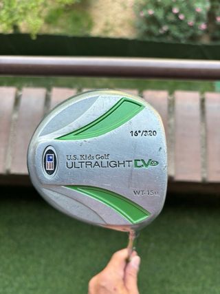 Palos golf us kids 57: Driver, híbrido y PW