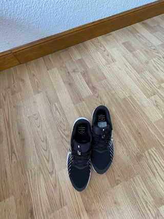 Zapatillas Nike negras y blancas