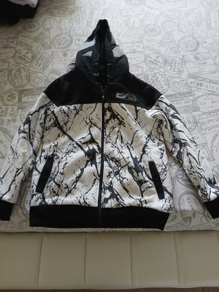 Felpa con cappuccio bianco e nero