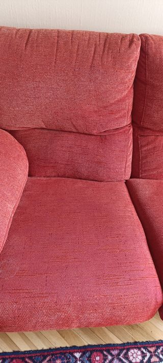 Sofá rojo 2 plazas + 2 butacas 
