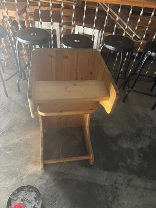 Trona aprendizaje madera
Marca Luila