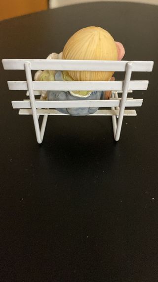 Sopramobile bimbo in ceramica