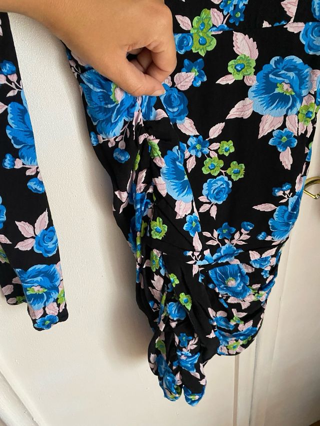 Vestido estampado floral de Zara