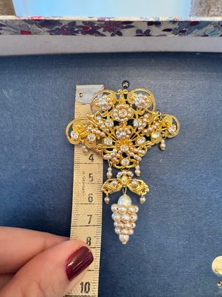 Aderezo fallera niña: oro y perlas
