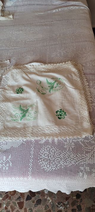 Mantel crochet antiguo