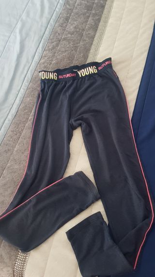 Leggings escuras c/ risca rosa